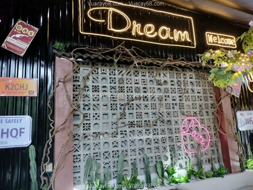 Decor cây giả cho quán nhà hàng Decor cây giả cho quán nhà hàng